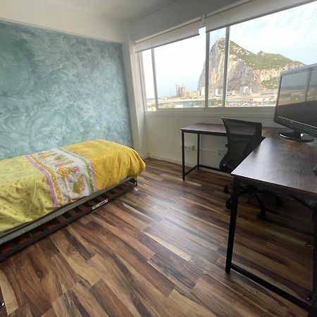 Closest Room To Gibraltar Border La Línea de la Concepción Eksteriør bilde